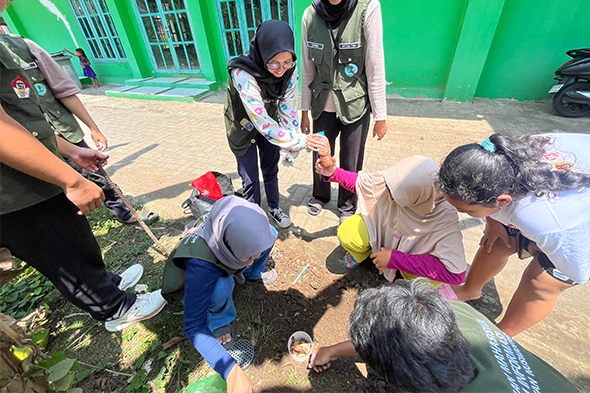 Pembuatan Lubang Biopori